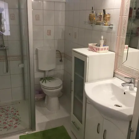 Holiday home 2 *